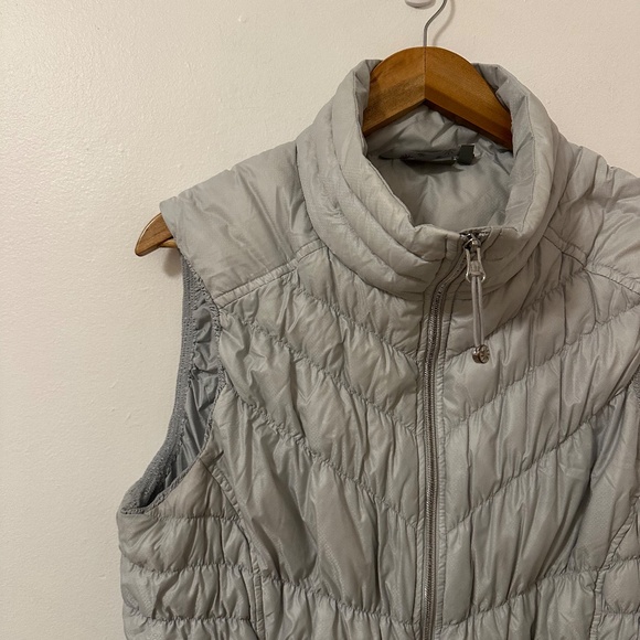 Athleta Downalicious Deluxe Vest in Morning Sky Gray | Size XL - Picture 4 of 8